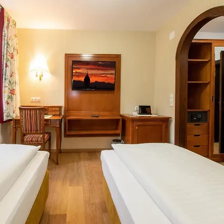Post Hotel